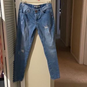 Medium distress jeans